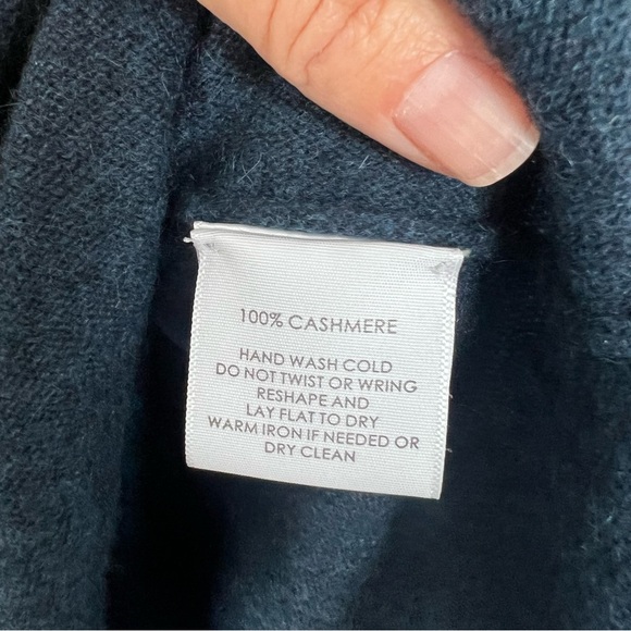 100% Cashmere! White + Warren - Picture 7 of 8